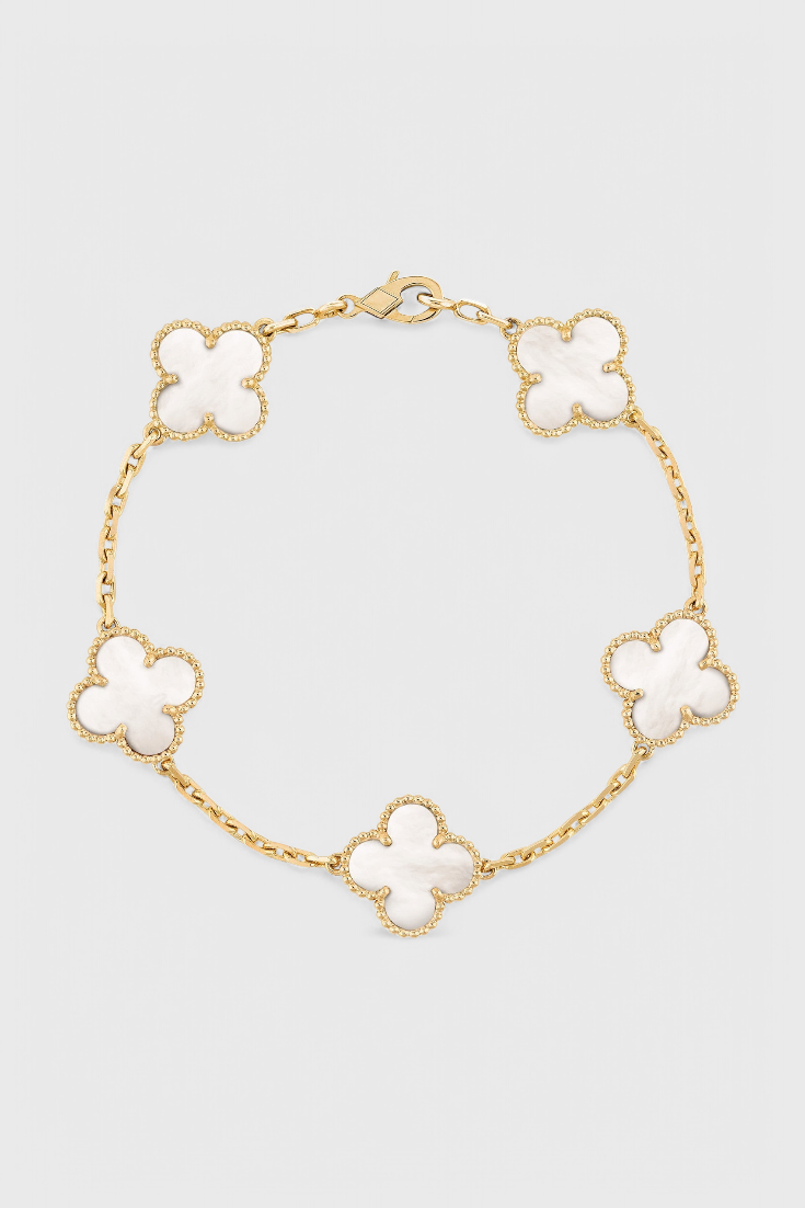 Bracelet avec Motif de Trèfle et Élégance Dorée