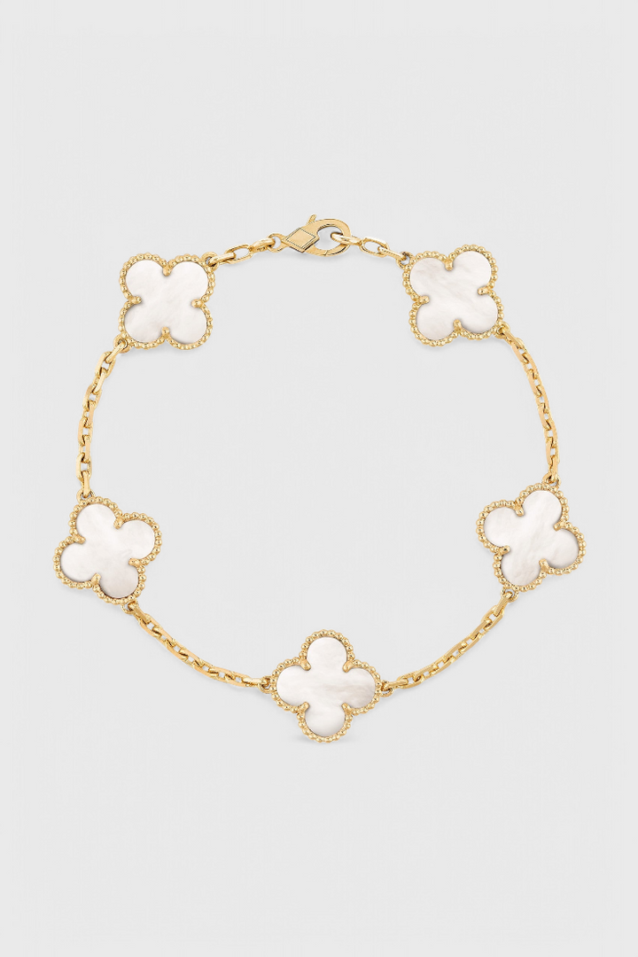 Bracelet avec Motif de Trèfle et Élégance Dorée