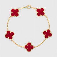 Bracelet avec Motif de Trèfle et Élégance Dorée