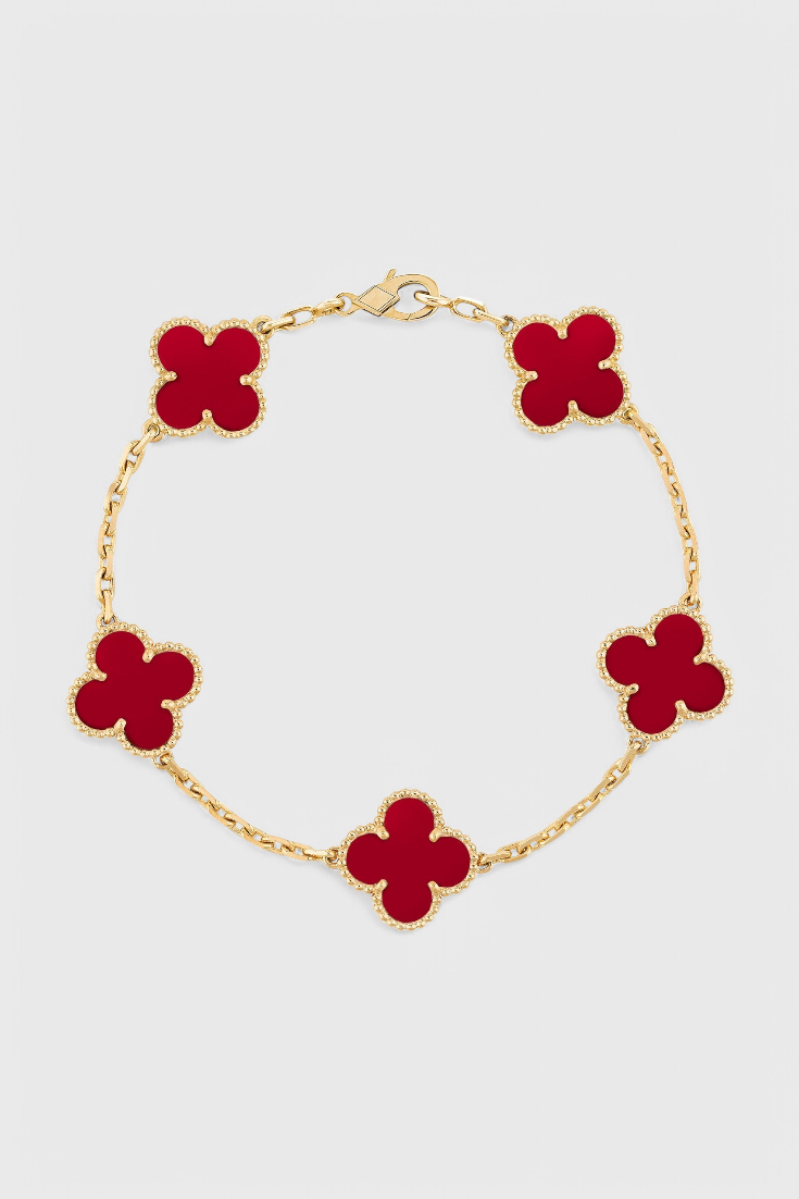 Bracelet avec Motif de Trèfle et Élégance Dorée