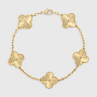Bracelet avec Motif de Trèfle et Élégance Dorée