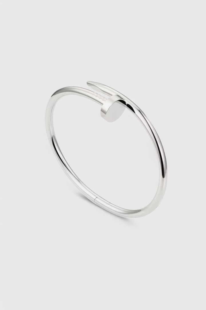 Bracelet Minimaliste Inspiré par les Clous en Argent Sterling
